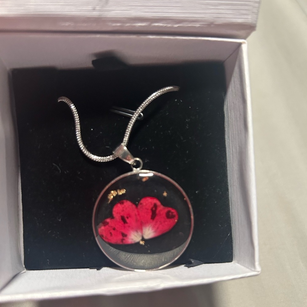 Mint & Lily Pressed Birth Flower Necklace January Carnation
